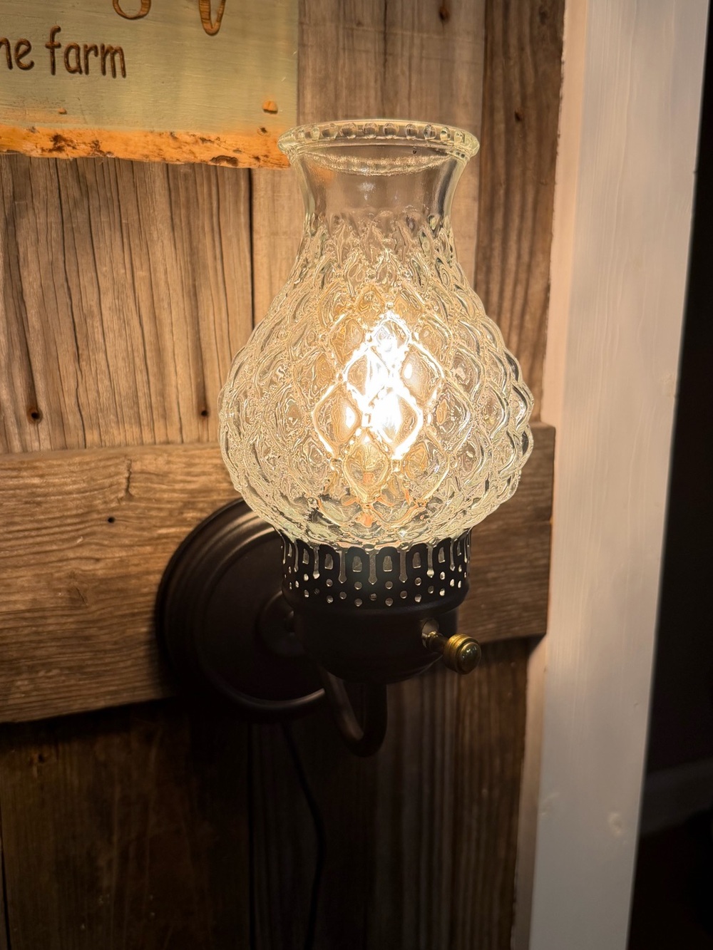 Vintage Farmhouse Quilted Glass Wall Sconce Plug-in Lamp